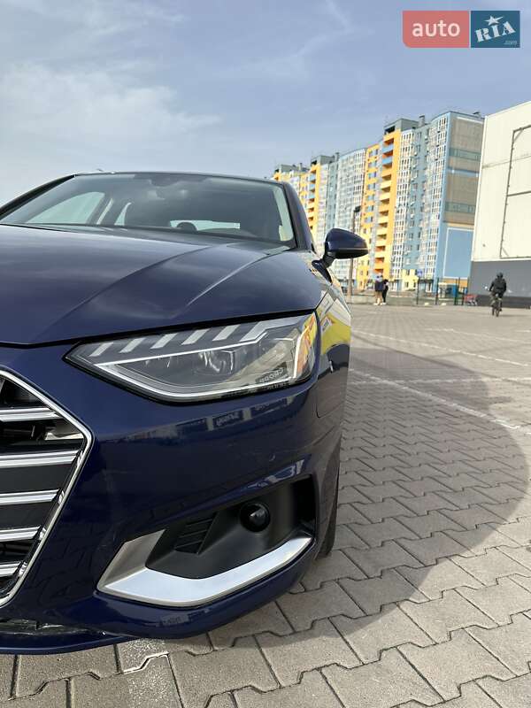 Седан Audi A4 2023 в Киеве