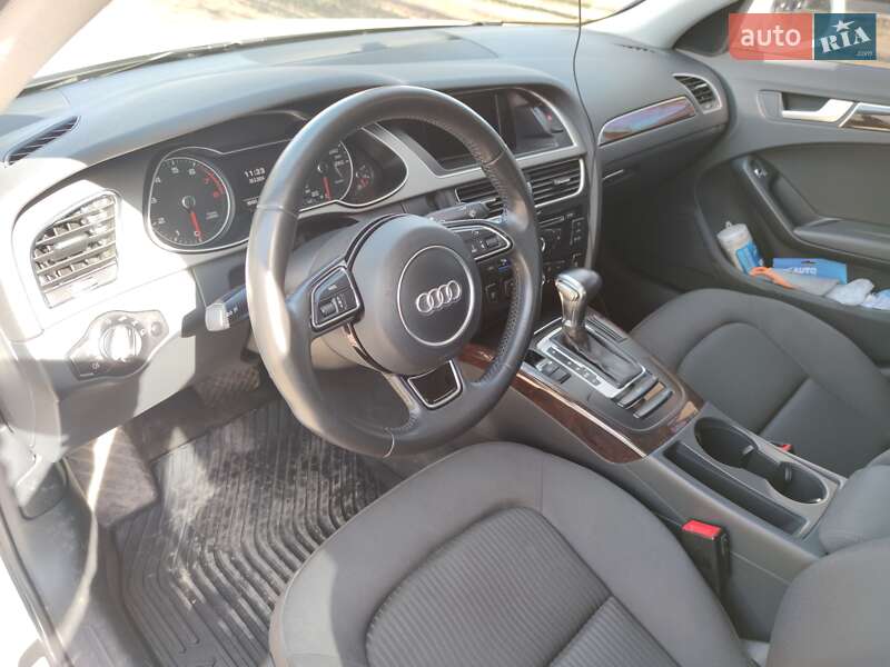 Седан Audi A4 2013 в Кропивницком