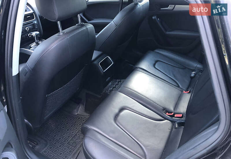 Седан Audi A4 2013 в Ивано-Франковске