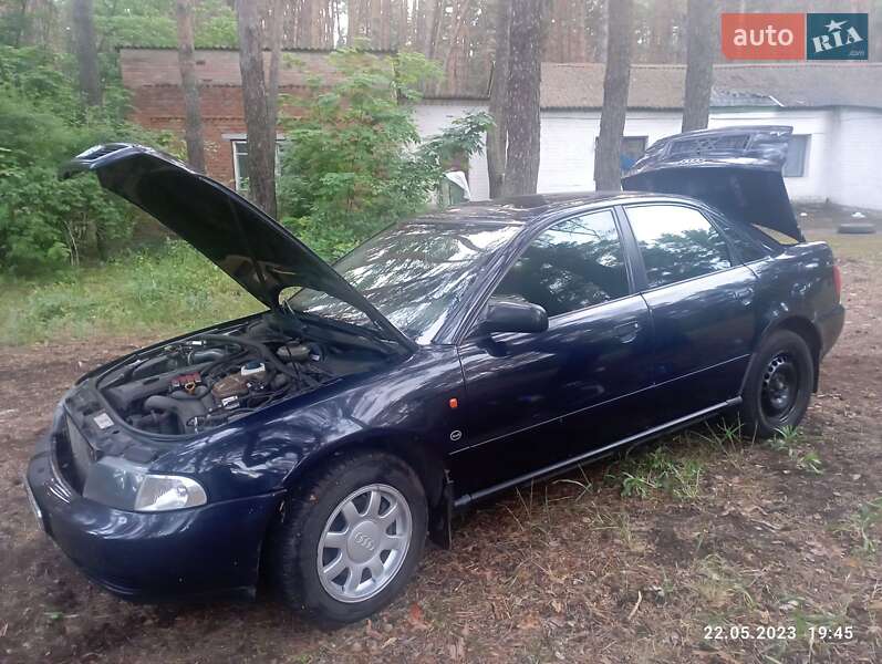 Седан Audi A4 1996 в Харькове