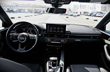 Седан Audi A4 2022 в 