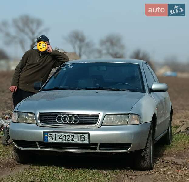 Седан Audi A4 1996 в Курахово