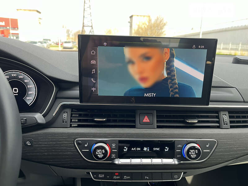 Седан Audi A4 2021 в Киеве