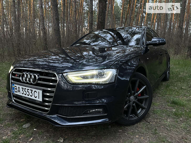 Седан Audi A4 2014 в Кропивницком