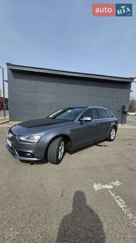 Универсал Audi A4 2014 в Харькове