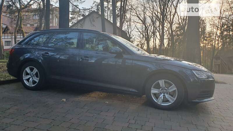 Універсал Audi A4 2016 в Львові