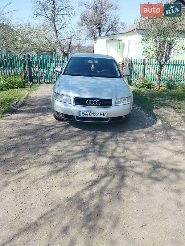 Седан Audi A4 2002 в Новом Буге