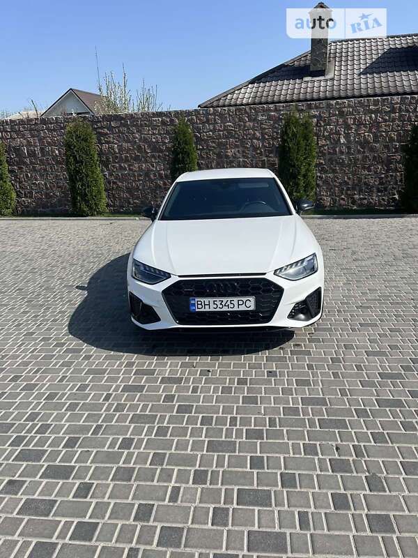 Седан Audi A4 2021 в Кропивницком