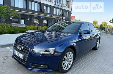 Седан Audi A4 2012 в Виннице