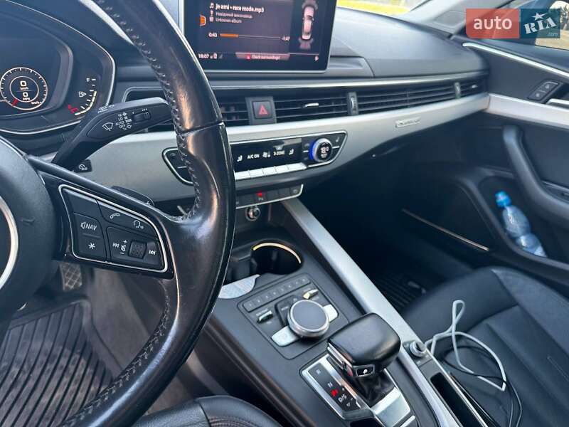 Седан Audi A4 2016 в Ивано-Франковске
