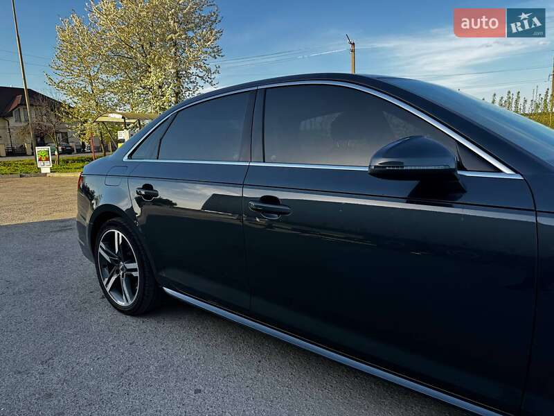 Седан Audi A4 2016 в Ивано-Франковске