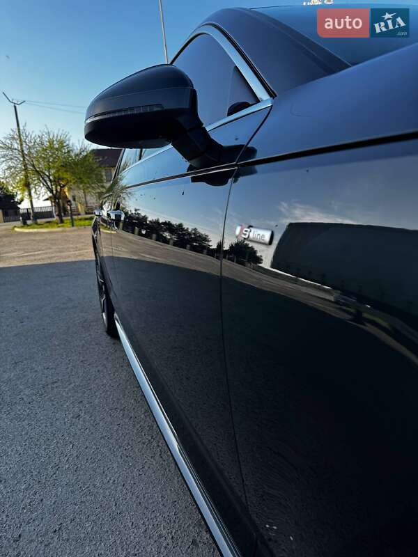 Седан Audi A4 2016 в Ивано-Франковске