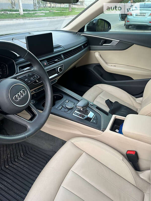 Седан Audi A4 2018 в Днепре
