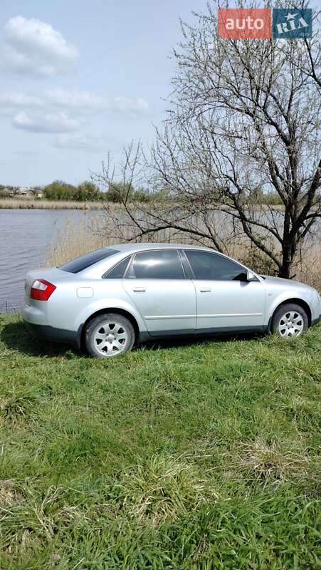 Седан Audi A4 2002 в Новом Буге