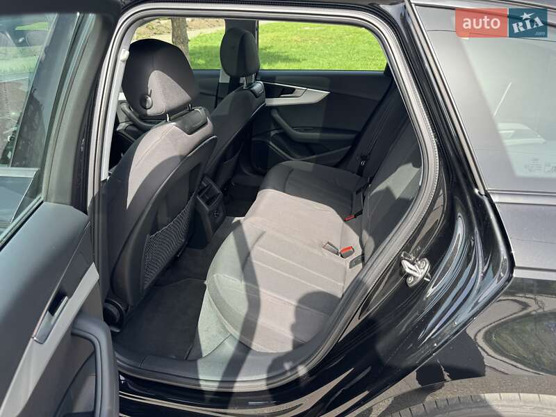 Универсал Audi A4 2018 в Киеве