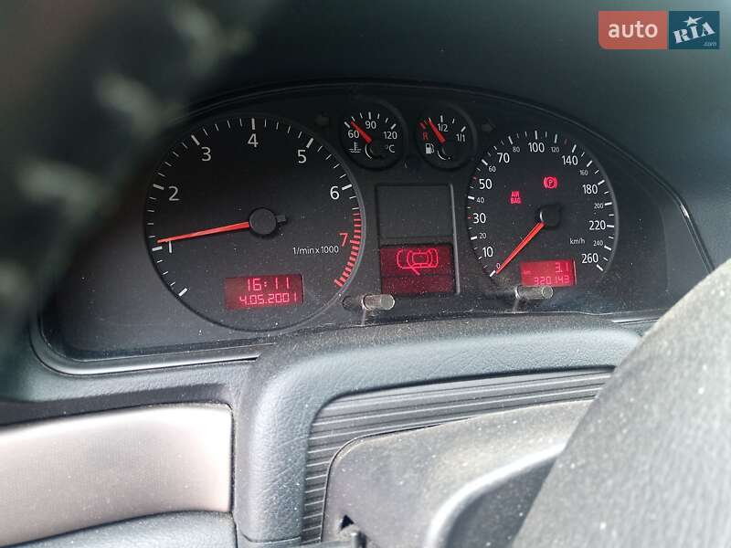 Універсал Audi A4 2001 в Ужгороді