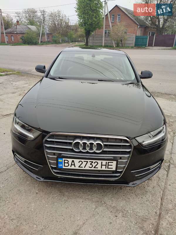 Седан Audi A4 2013 в Кропивницком