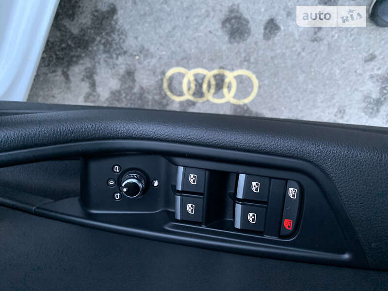 Седан Audi A4 2019 в Полтаве