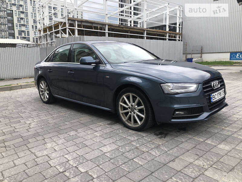 Седан Audi A4 2014 в Львові