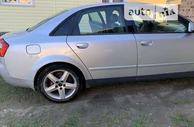 Седан Audi A4 2002 в Косове