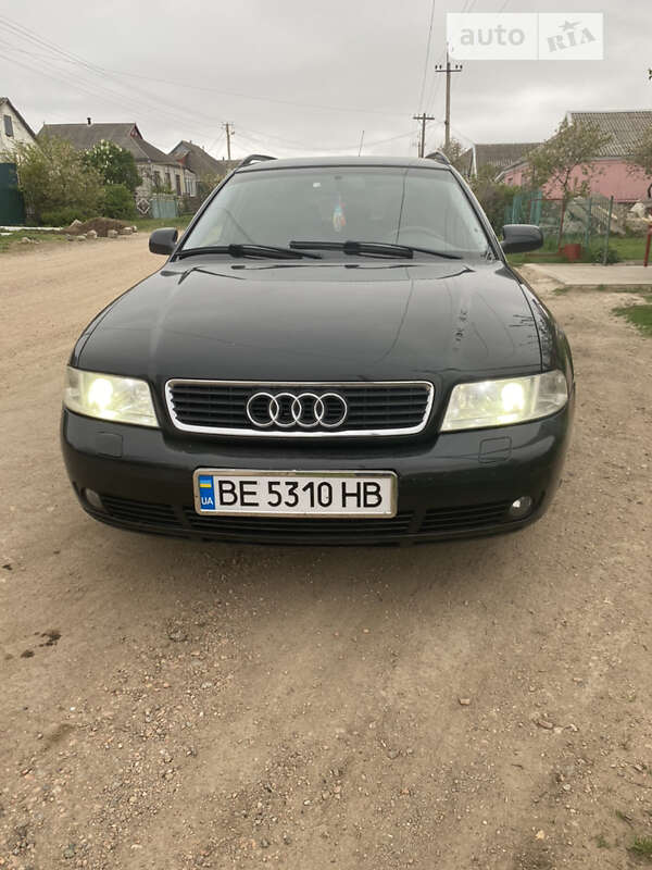 Универсал Audi A4 1999 в Братском