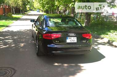 Седан Audi A4 2012 в Ровно
