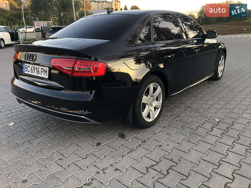 Седан Audi A4 2014 в Львове