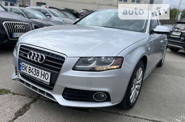 Седан Audi A4 2010 в Ровно