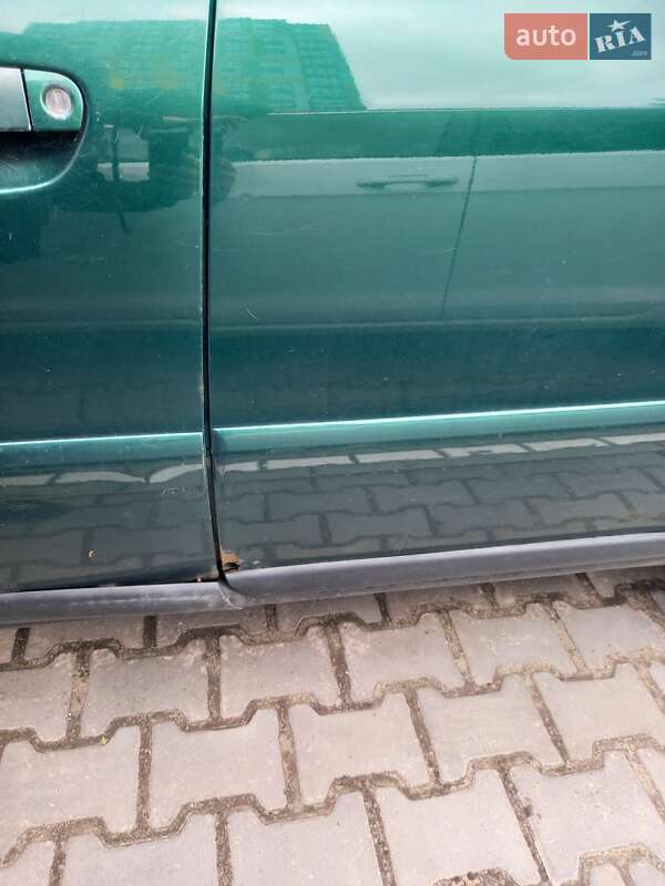 Седан Audi A4 2000 в Житомирі