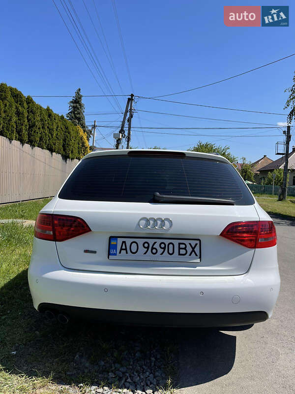 Універсал Audi A4 2011 в Ужгороді