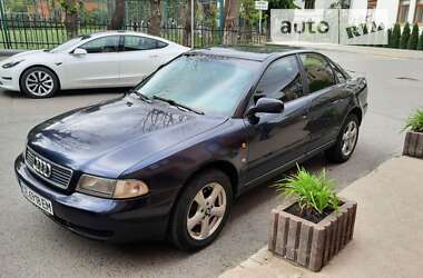 Седан Audi A4 1997 в Чернівцях