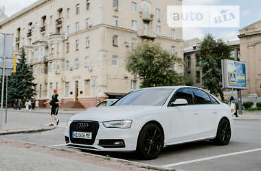 Седан Audi A4 2013 в Покровске