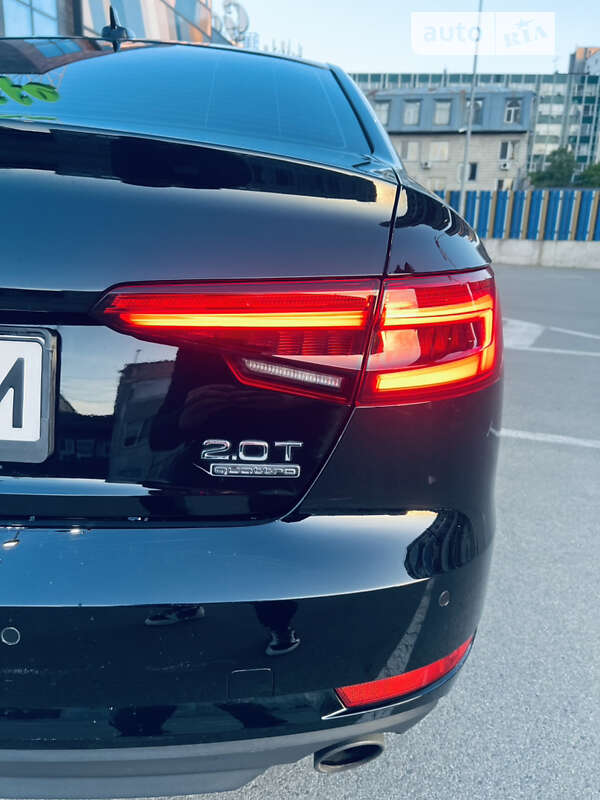 Седан Audi A4 2016 в Киеве