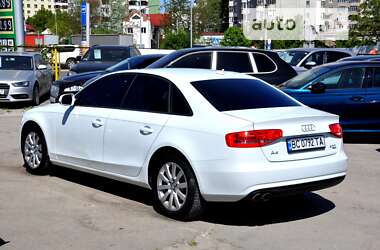 Седан Audi A4 2012 в Львове
