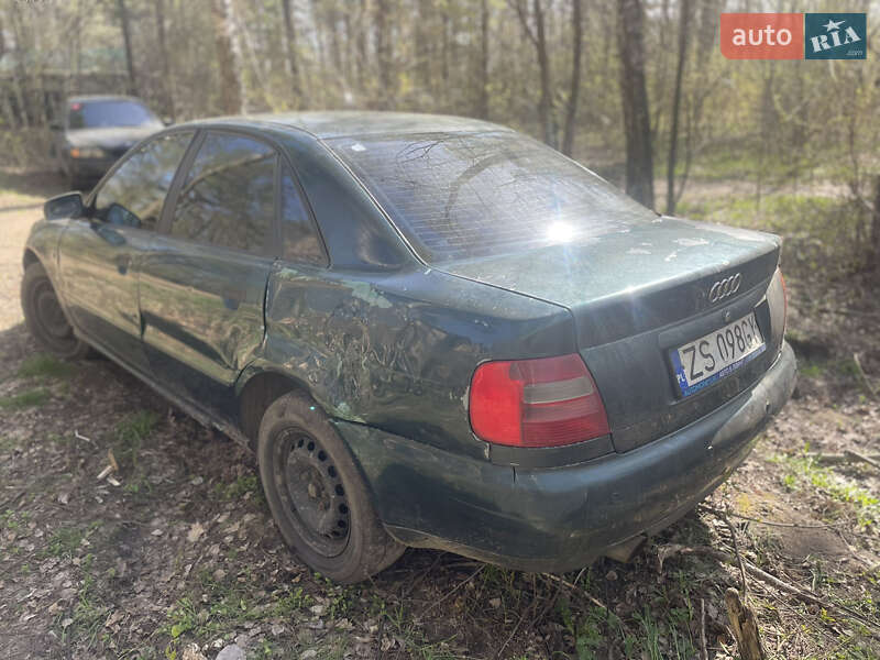 Седан Audi A4 1996 в Бородянке