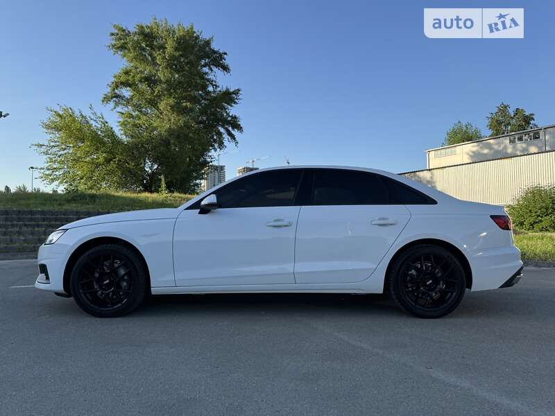 Седан Audi A4 2021 в Києві