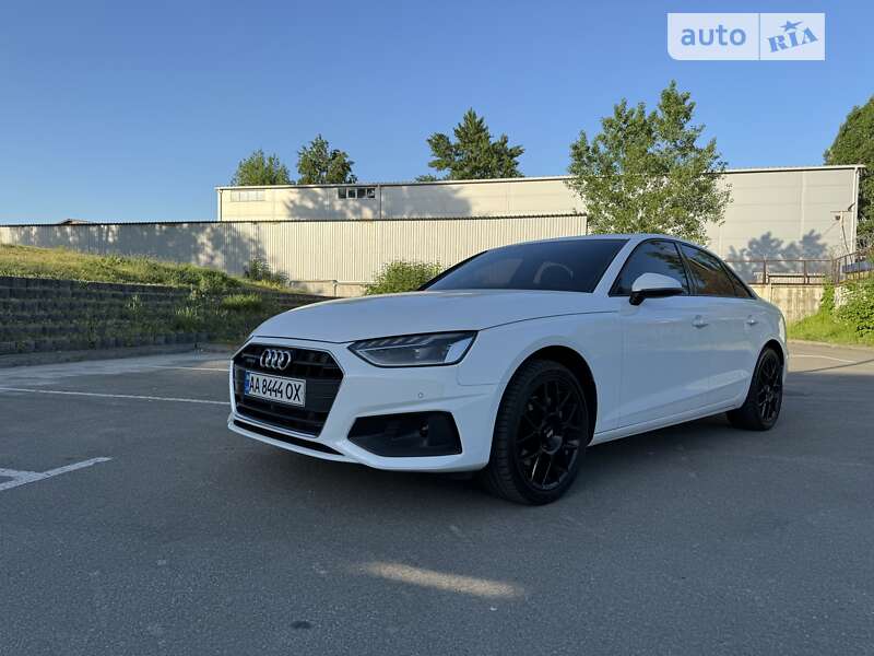 Седан Audi A4 2021 в Києві