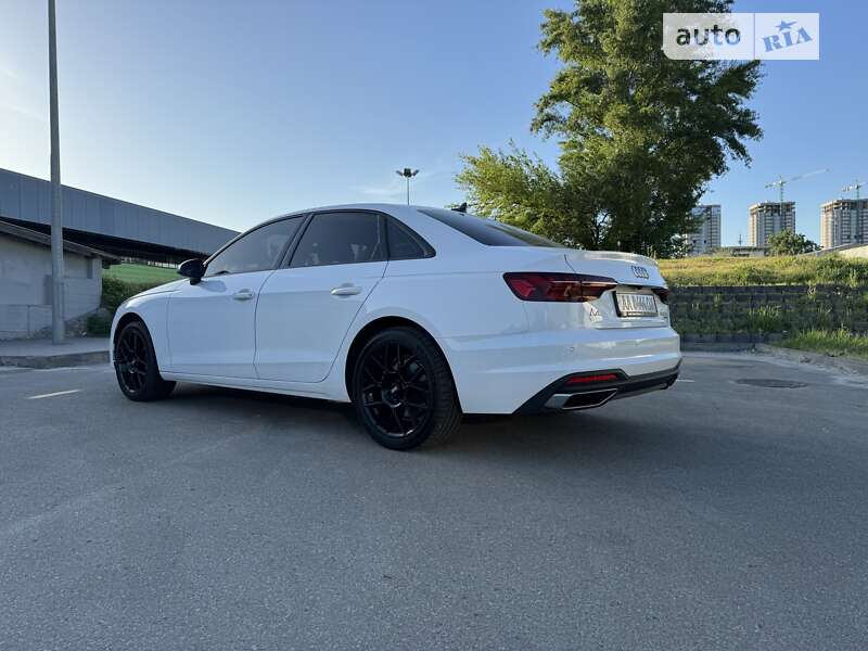 Седан Audi A4 2021 в Києві