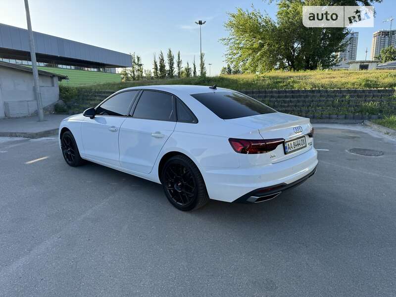 Седан Audi A4 2021 в Києві