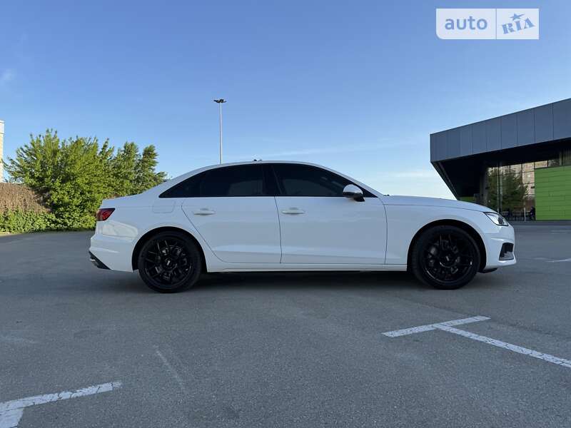 Седан Audi A4 2021 в Києві