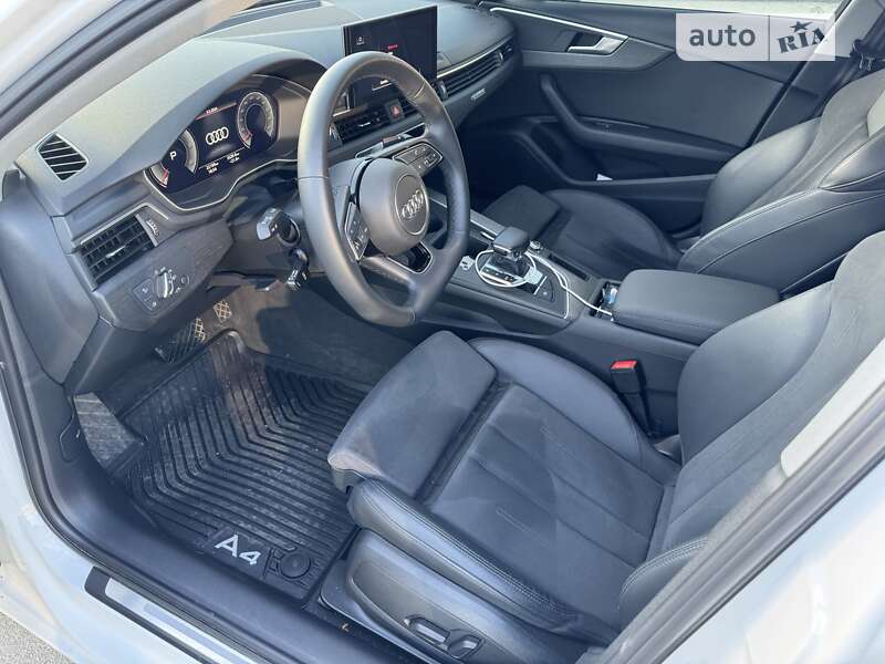 Седан Audi A4 2021 в Києві