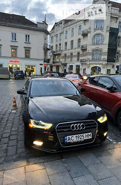 Седан Audi A4 2013 в Львове