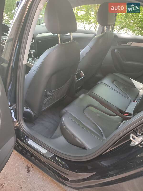 Седан Audi A4 2013 в Кропивницком