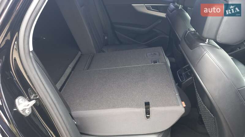 Седан Audi A4 2018 в Одессе