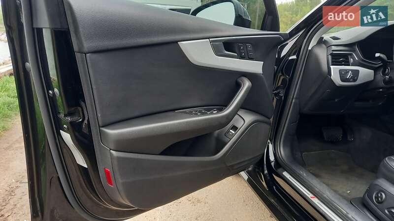 Седан Audi A4 2018 в Одессе