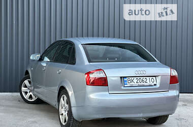 Седан Audi A4 2004 в Сарнах