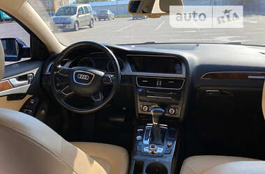 Седан Audi A4 2012 в Нововолынске