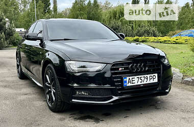 Седан Audi A4 2014 в Дніпрі