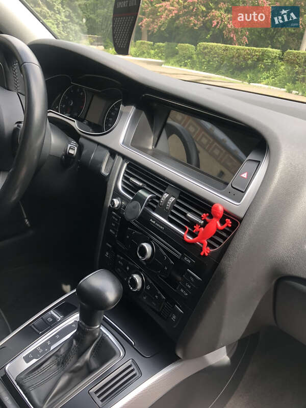 Седан Audi A4 2013 в Харькове