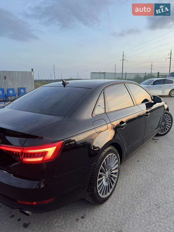 Седан Audi A4 2017 в Львове